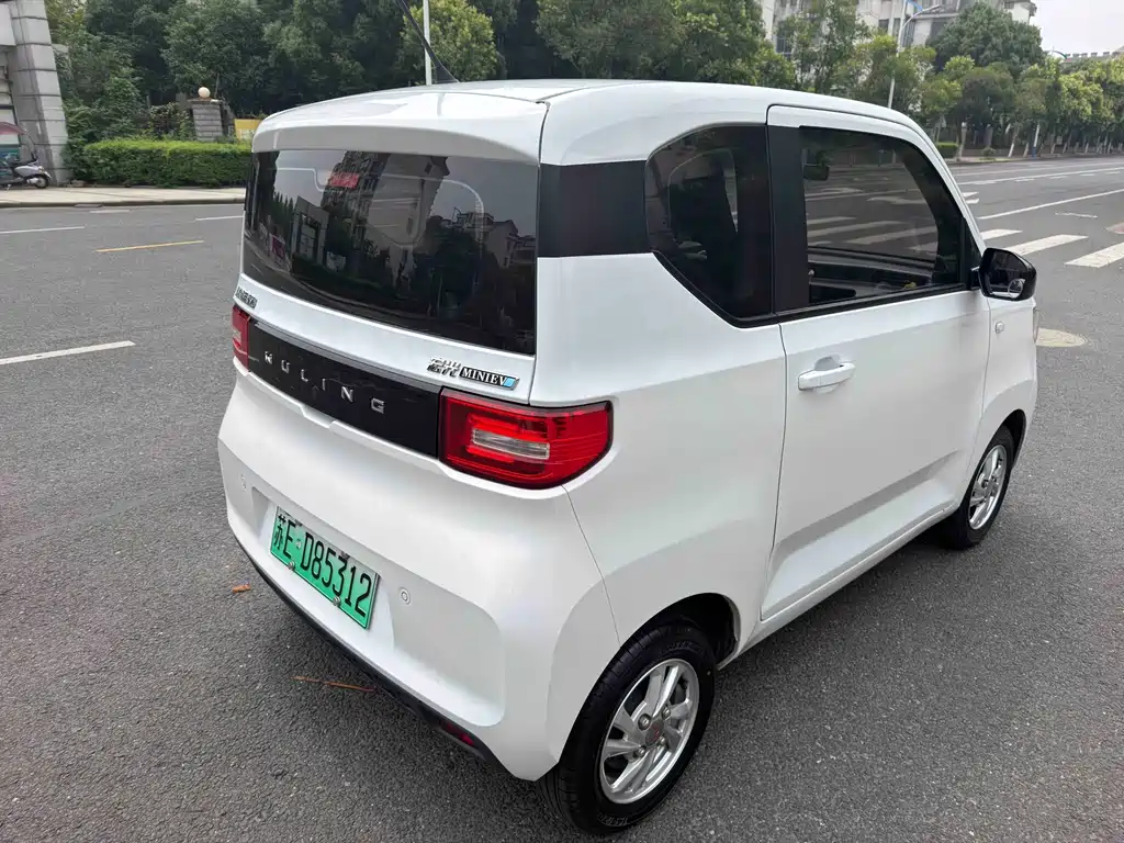 Wuling MINIEV 2021 — фото 2