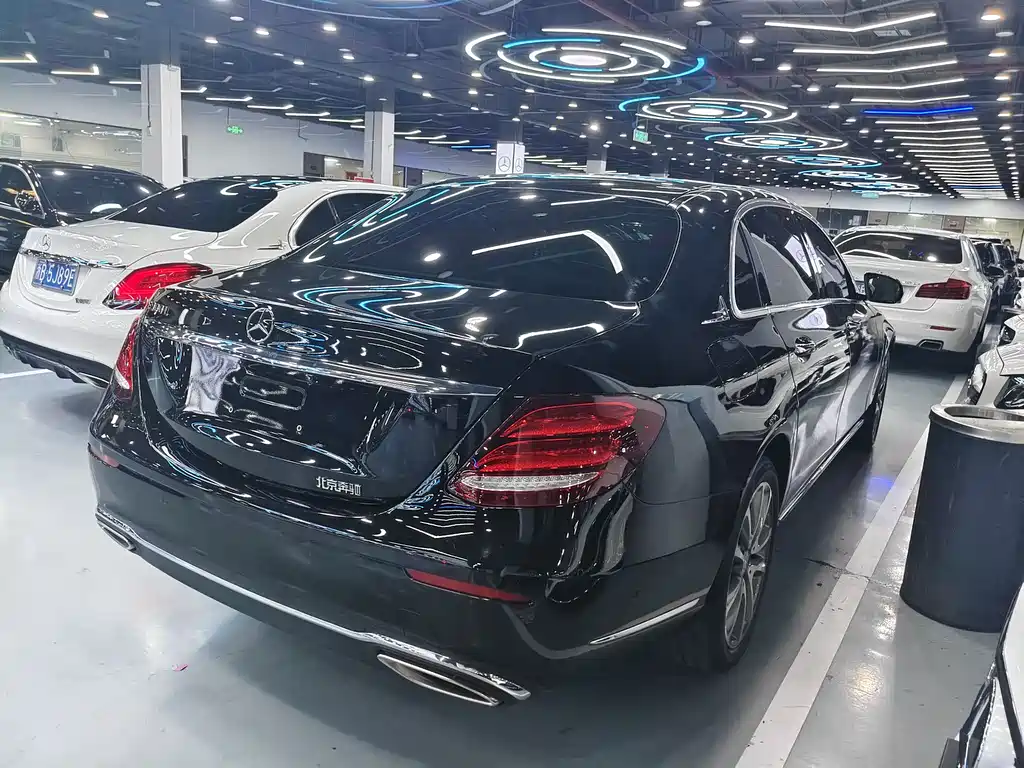 Mercedes-Benz E-Class 2019 — фото 19