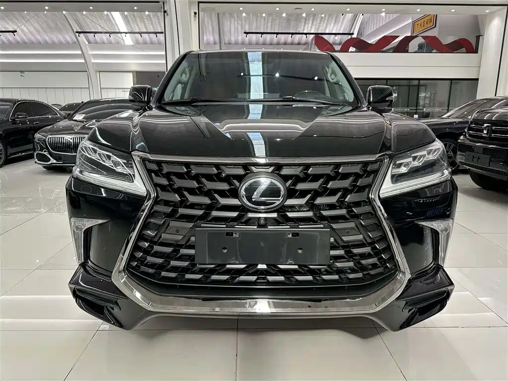 Lexus LX 2017 — фото 2