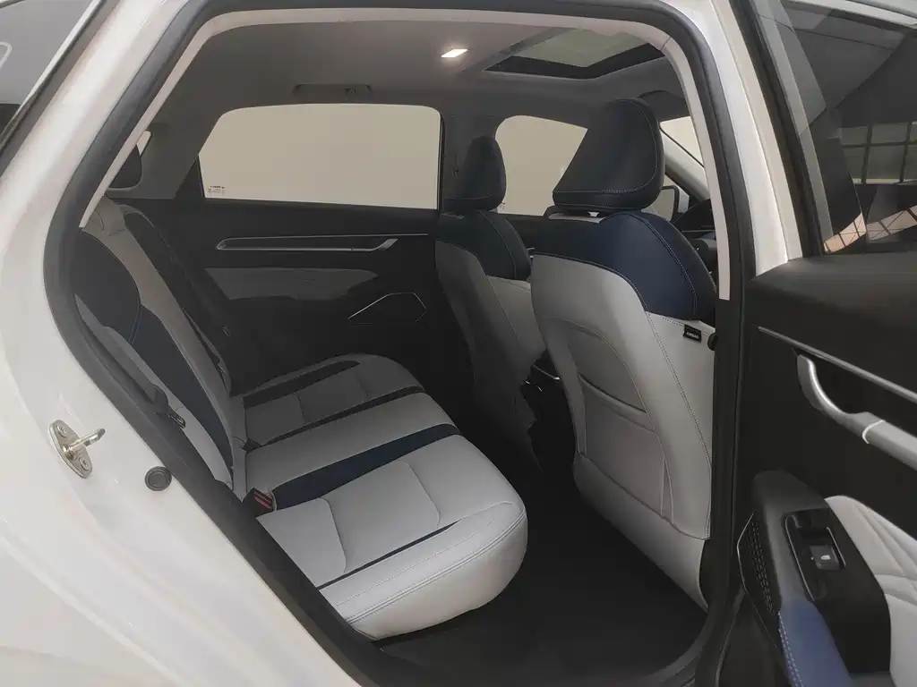 Geely Emgrand 2022 — фото 10