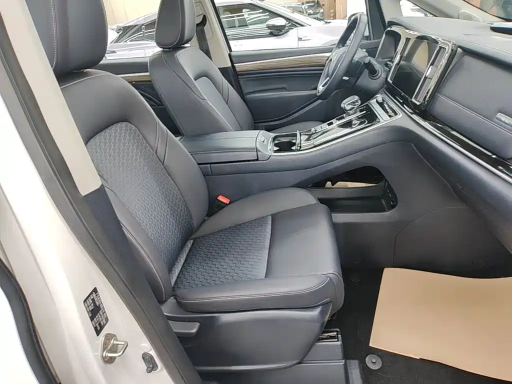GAC Motor Trumpchi M8 2025 — фото 25