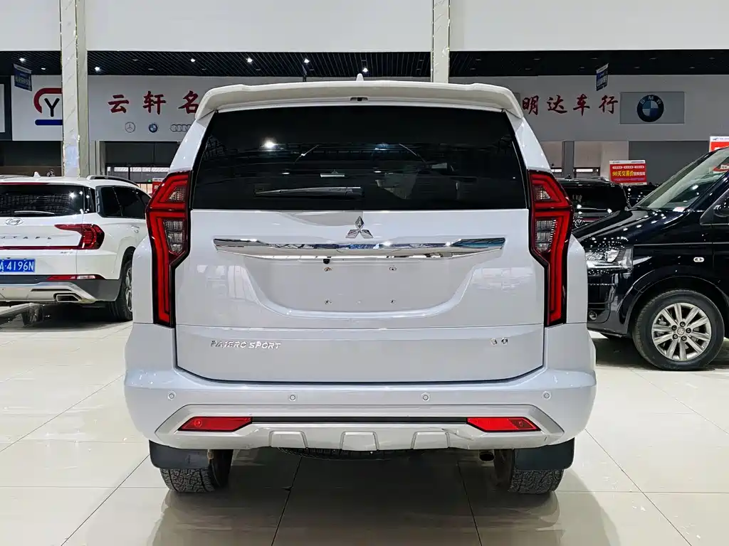 Mitsubishi Pajero Sport 2020 — фото 15