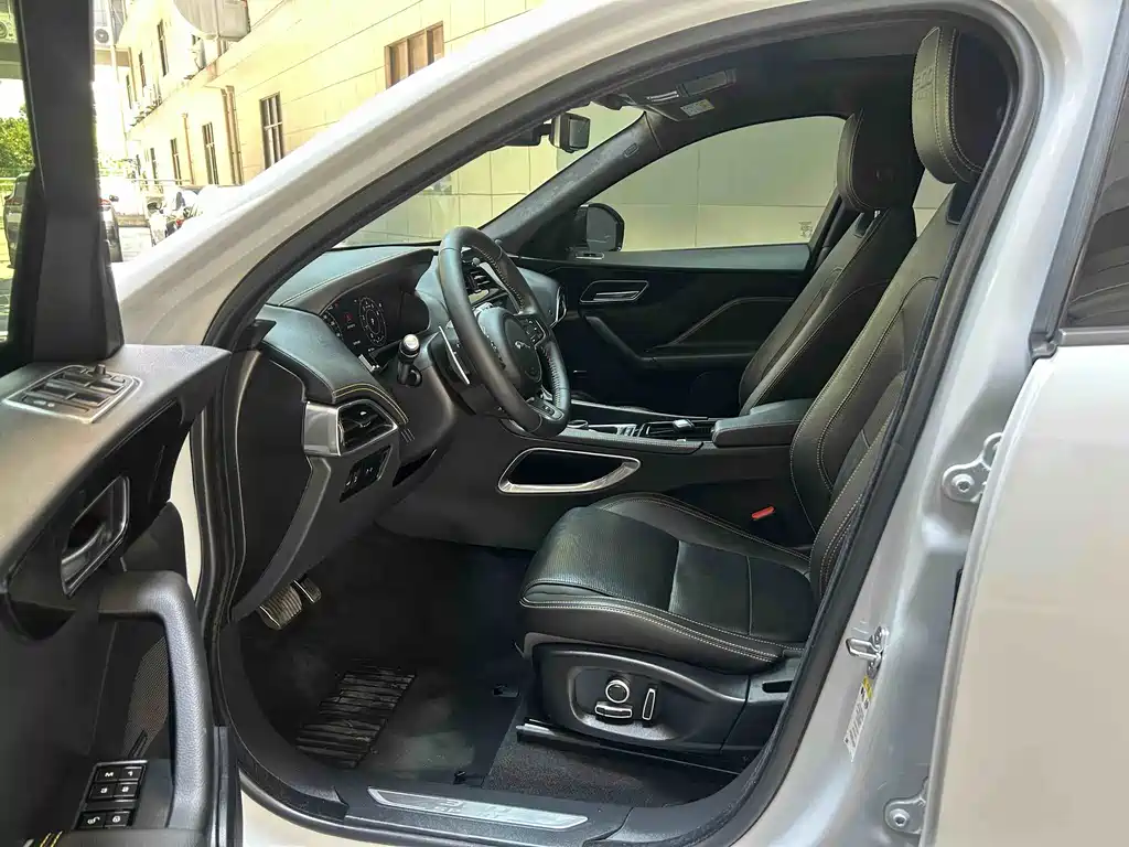 Jaguar F-PACE 2021