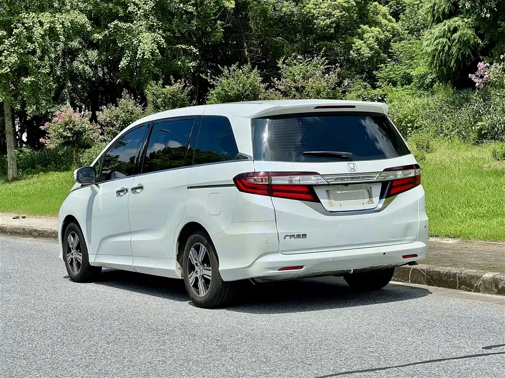 Honda Odyssey 2016 — фото 6