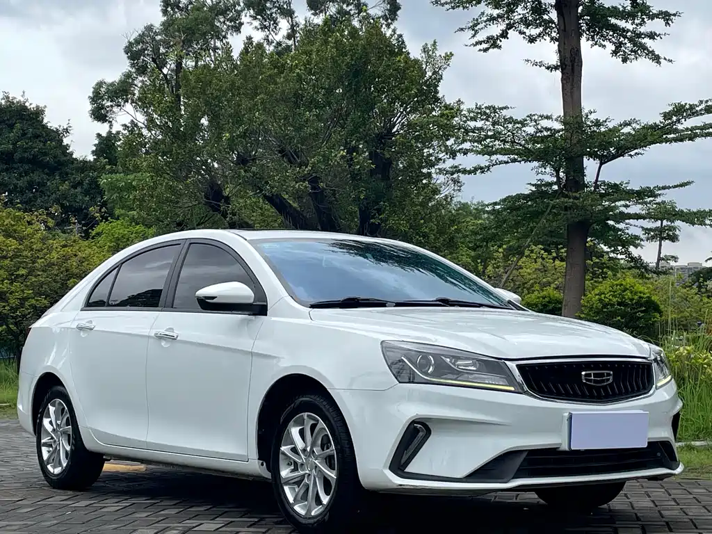 Geely Emgrand 2021