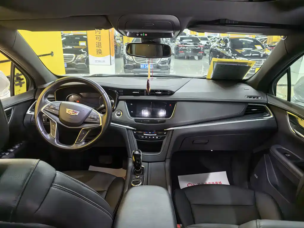 Cadillac XT5 2021 — фото 13
