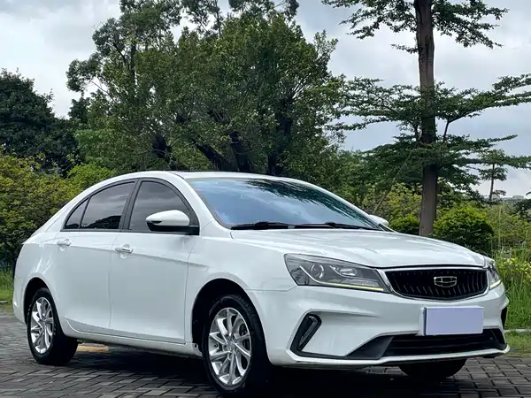 Geely Emgrand 2021