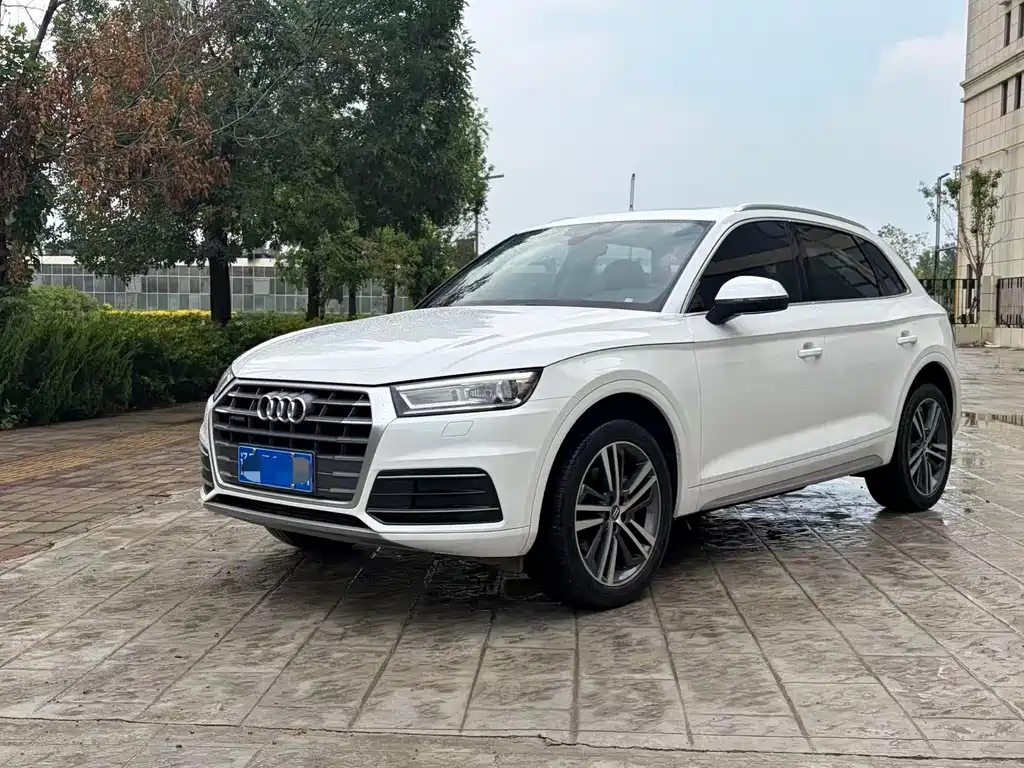 Audi Q5L 2021 — фото 1