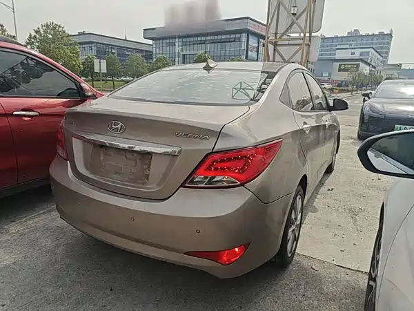 Hyundai Accent 2014