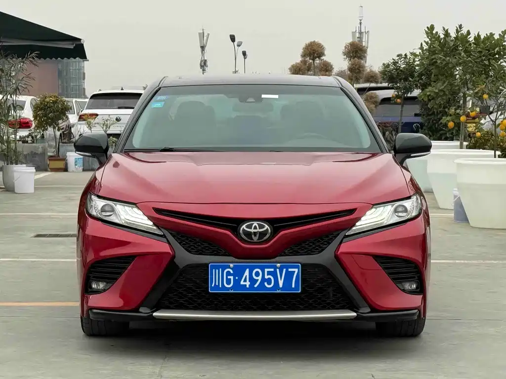 Toyota Camry 2019 — фото 2