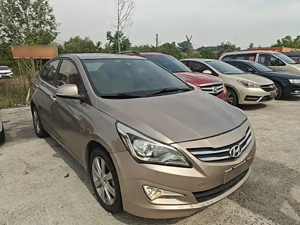 Hyundai Accent 2014