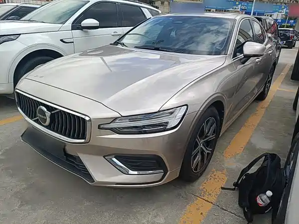 Volvo S60 2022