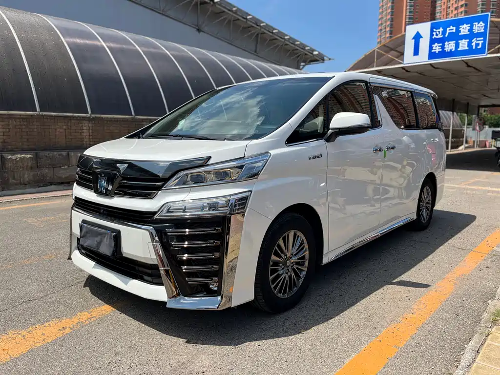 Toyota Vellfire 2023 — фото 1
