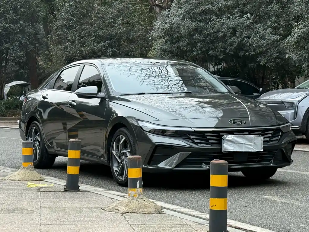 Hyundai Elantra 2024
