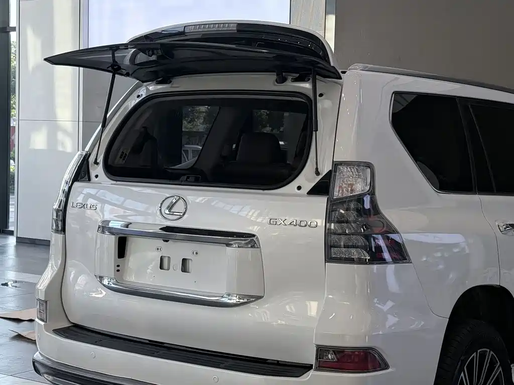 Lexus GX 2012 — фото 25