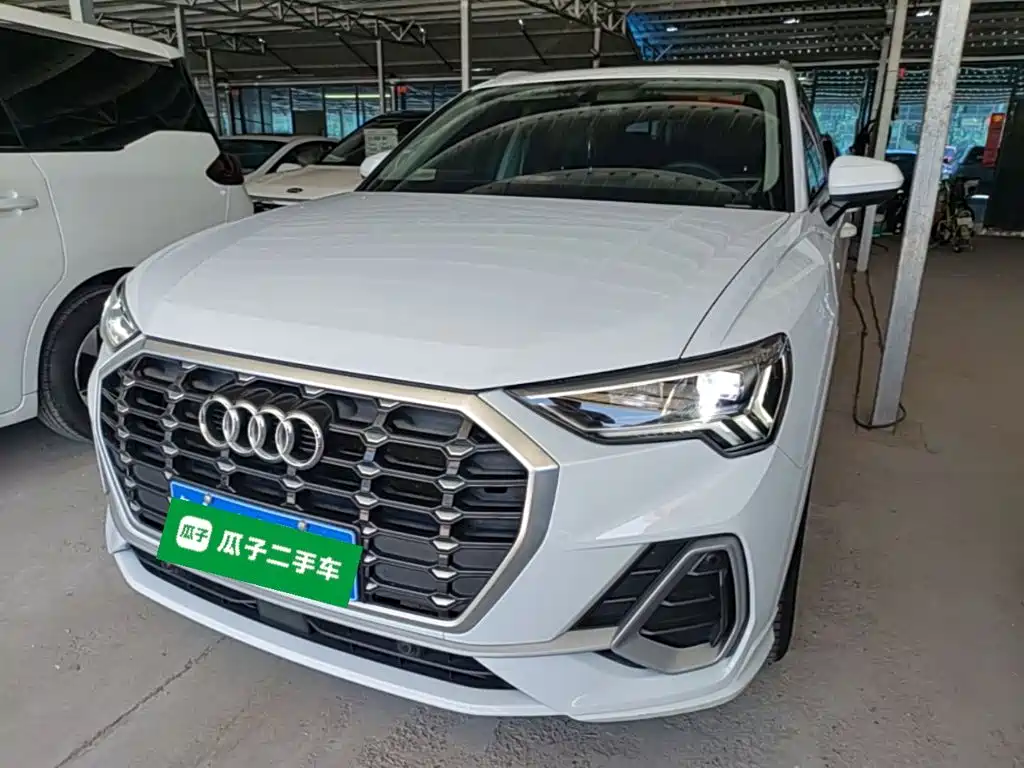 Audi Q3 2020 — фото 1