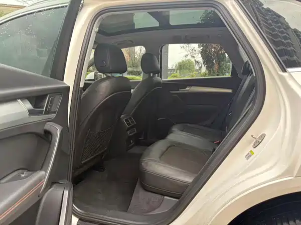 Audi Q5L 2021