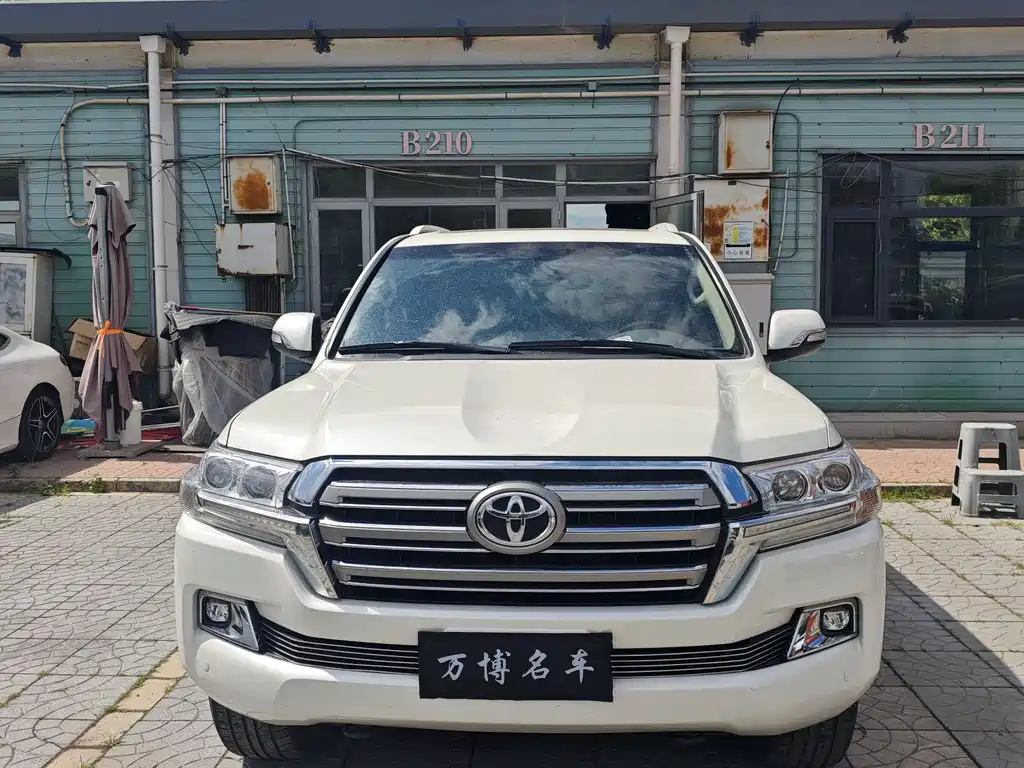 Toyota Land Cruiser 2019 — фото 1