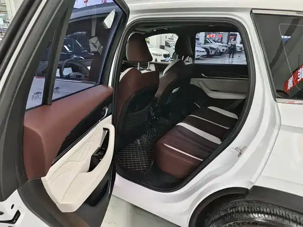 Geely Xingyue L 2021