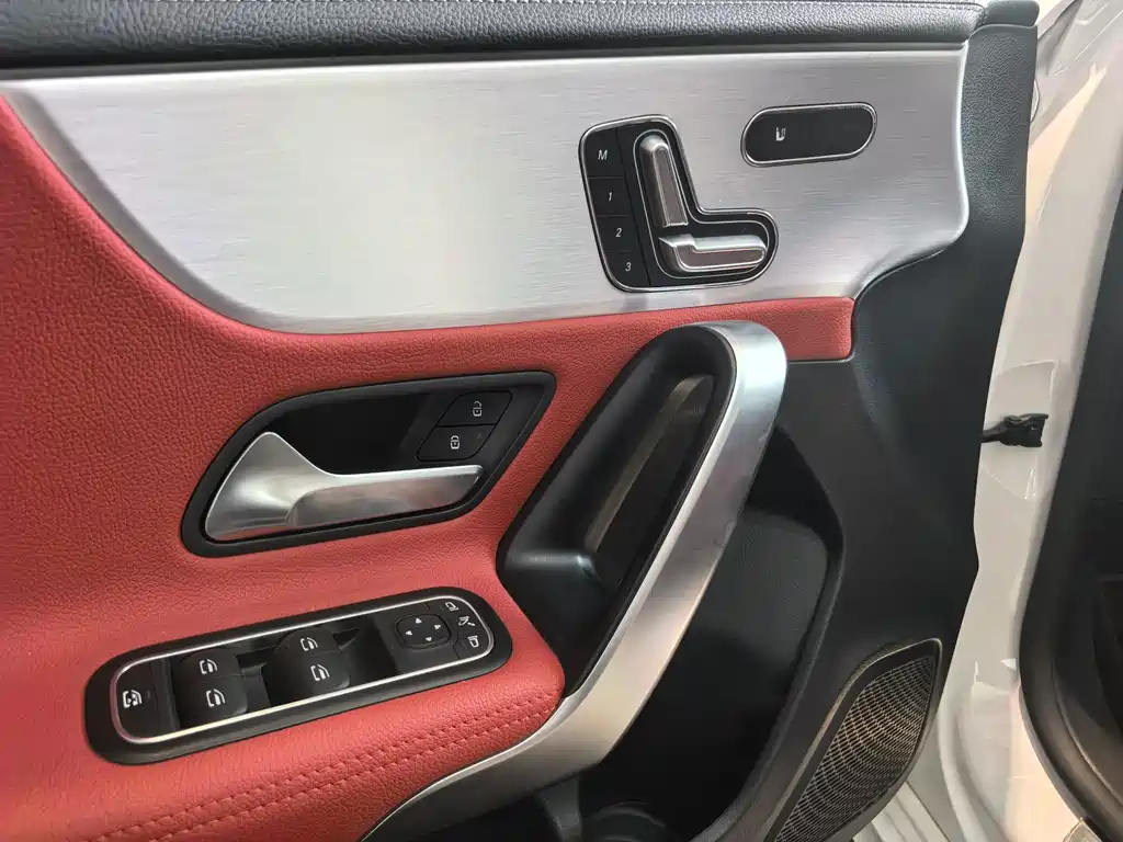 Mercedes-Benz A-Class AMG 2023 — фото 13