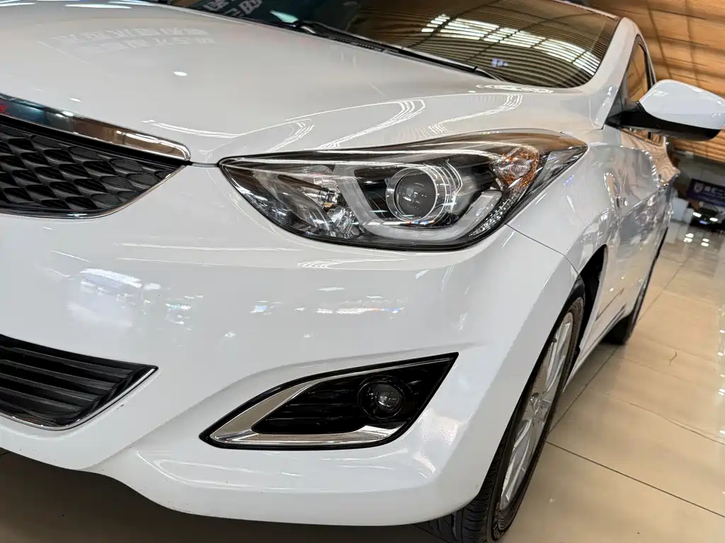 Hyundai Elantra Langdong 2018 — фото 23