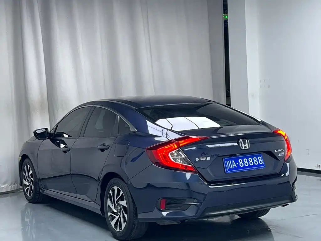 Honda Civic 2017 — фото 15