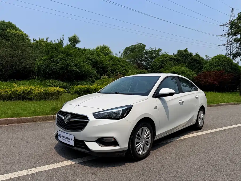 Buick Excelle 2019 — фото 1