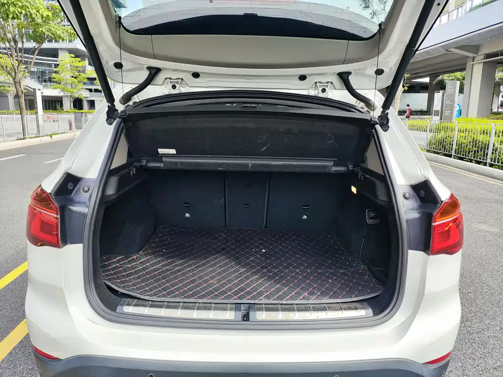 BMW X1 2017 — фото 13