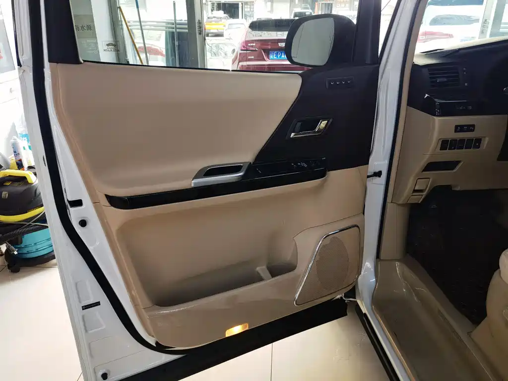 Toyota Alphard 2014 — фото 9