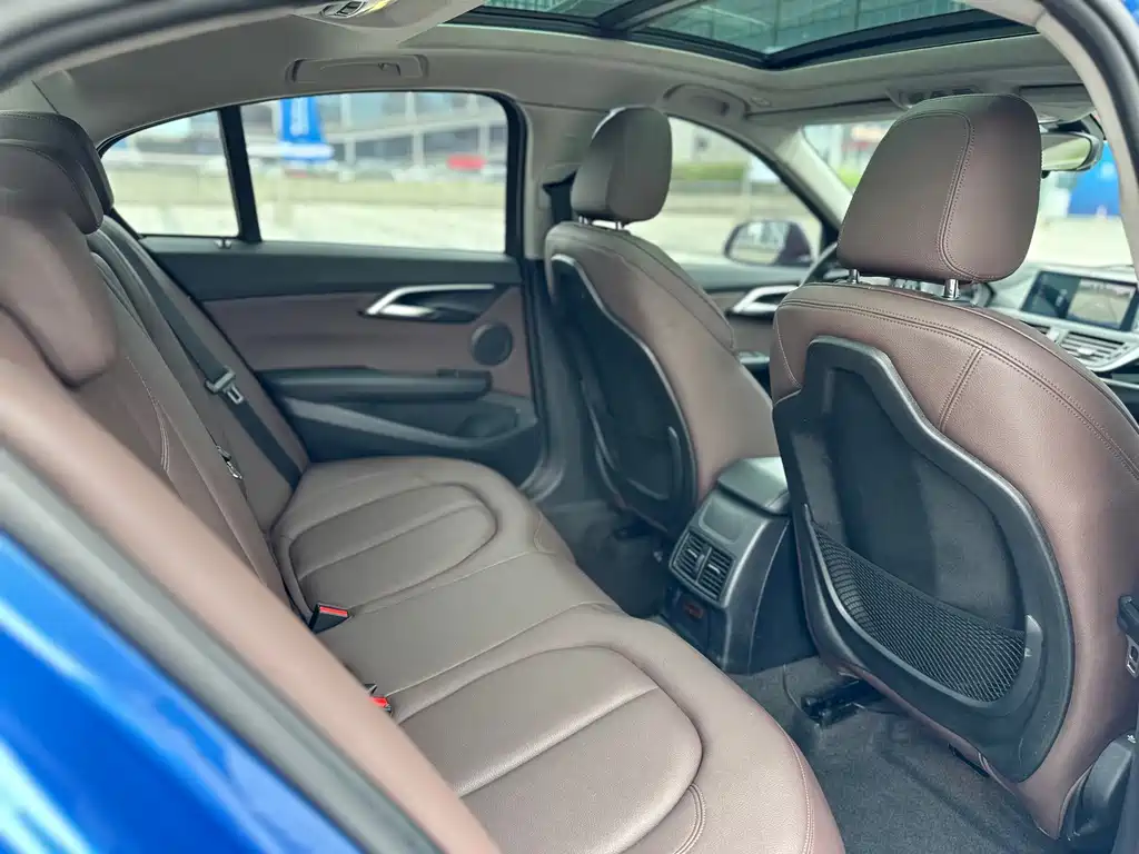 BMW 1 Series 2020 — фото 15