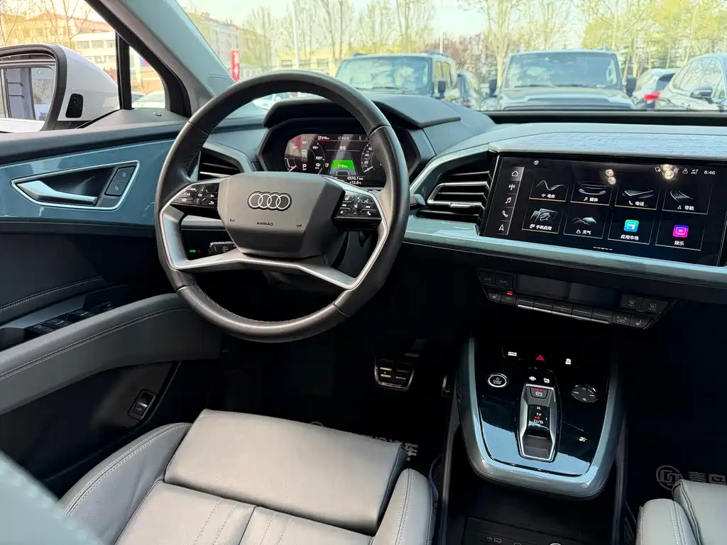 Audi Q5 e-tron 2024 — фото 12