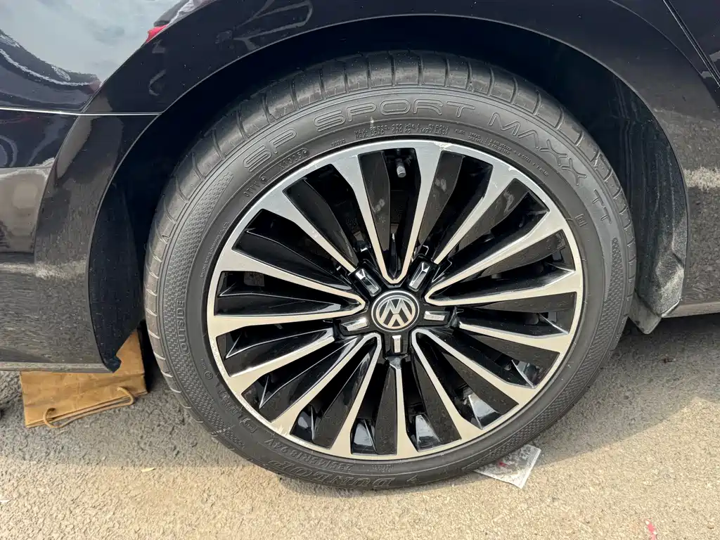 Volkswagen Passat 2018 — фото 13