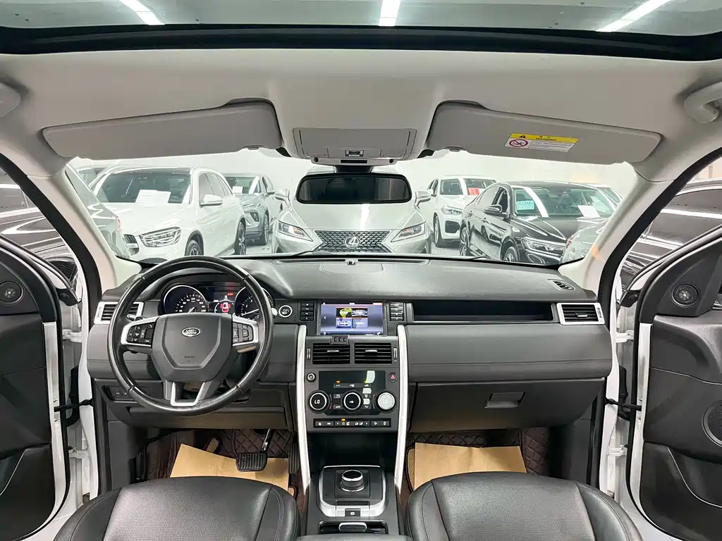 Land Rover Discovery Sport 2017 — фото 9
