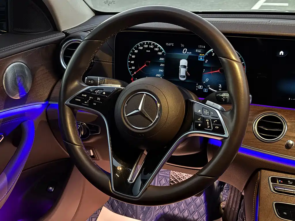 Mercedes-Benz E-Class 2023 — фото 7