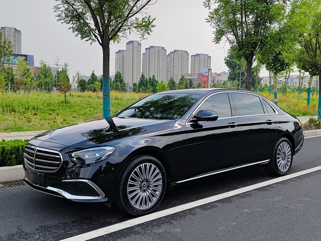 Mercedes-Benz E-Class 2022 — фото 16