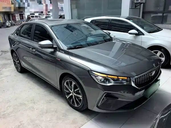 Geely Emgrand 2022