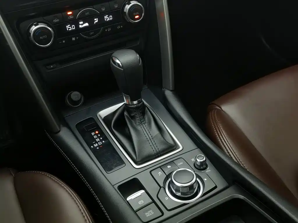Mazda CX-4 2018 — фото 13