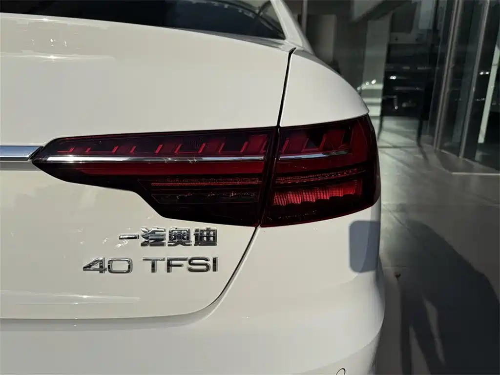 Audi A4L 2021 — фото 14