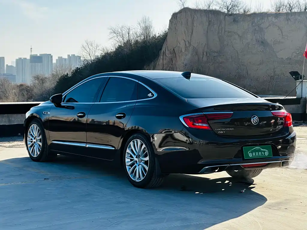 Buick LaCrosse 2017 — фото 9