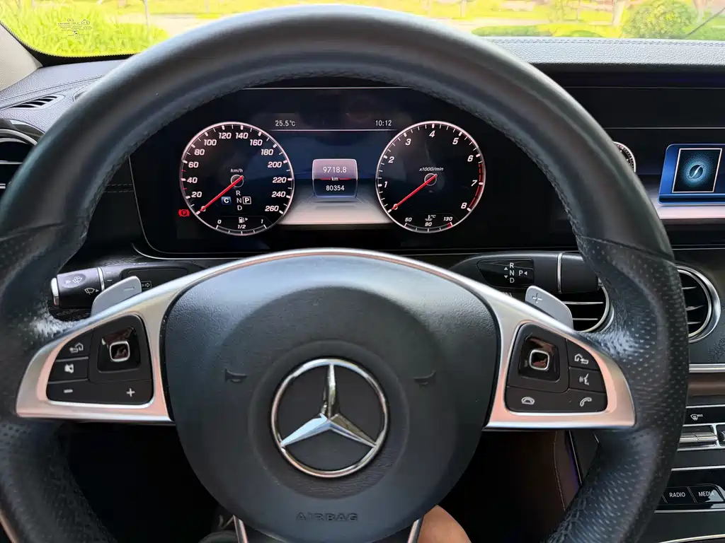 Mercedes-Benz E-Class 2018 — фото 12