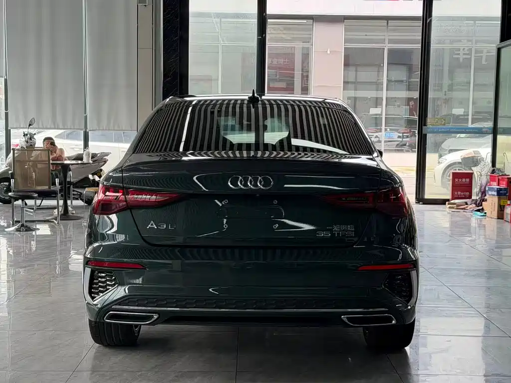 Audi A3 2023 — фото 11