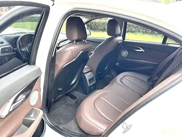 BMW 1 Series 2023