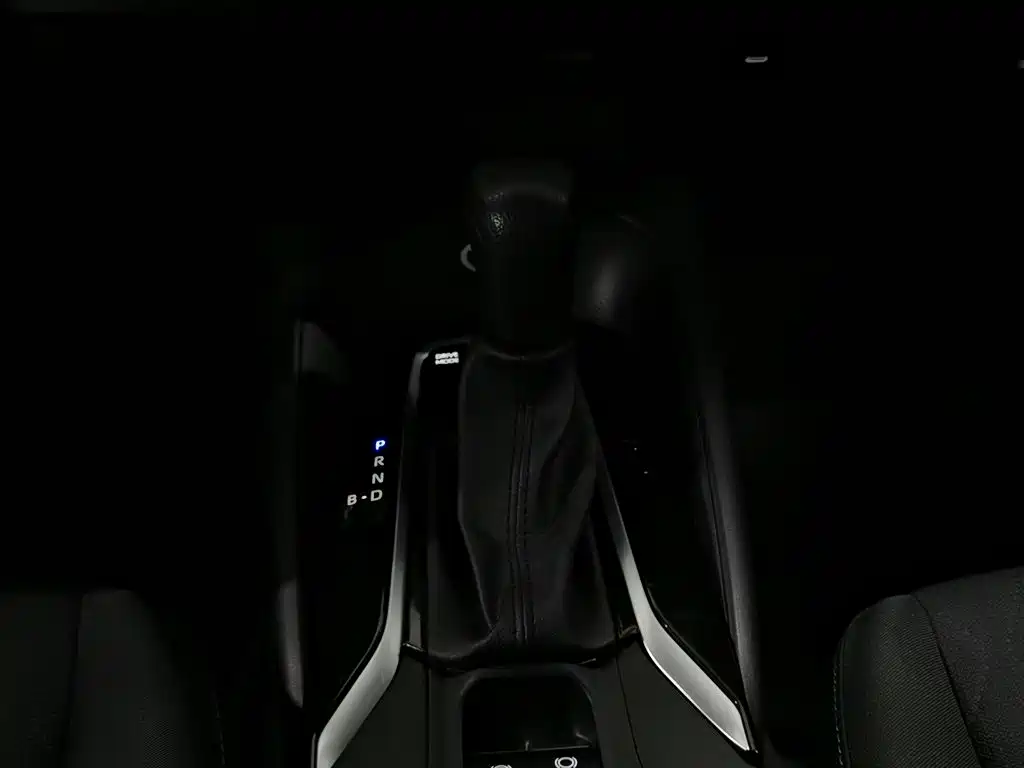 Toyota Corolla 2023 — фото 13