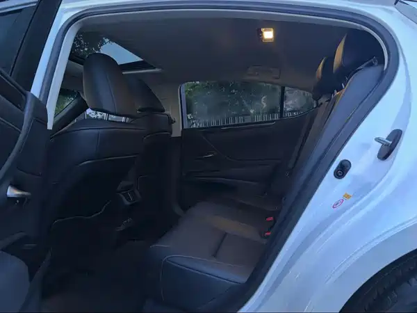Lexus ES 2018