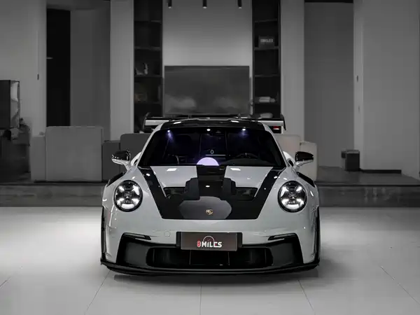 Porsche 911 2025