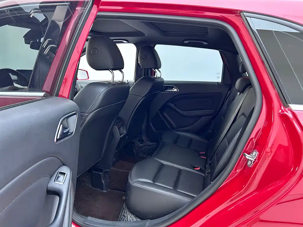 Mercedes-Benz B-Class 2018 — фото 9