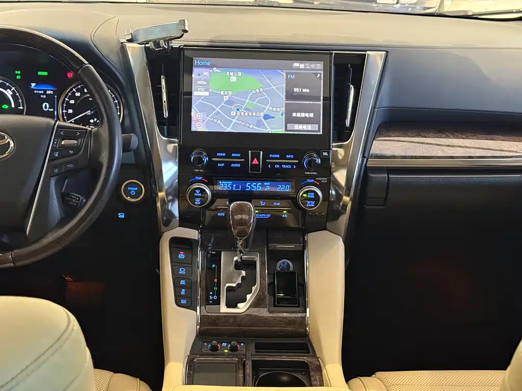 Toyota Alphard 2021 — фото 16