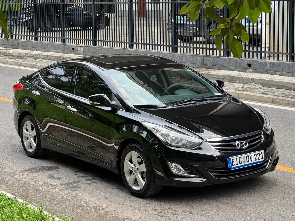 Hyundai Elantra 2013