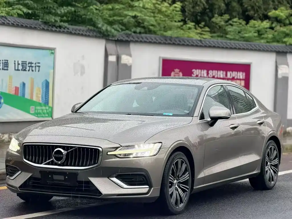 Volvo S60 2022