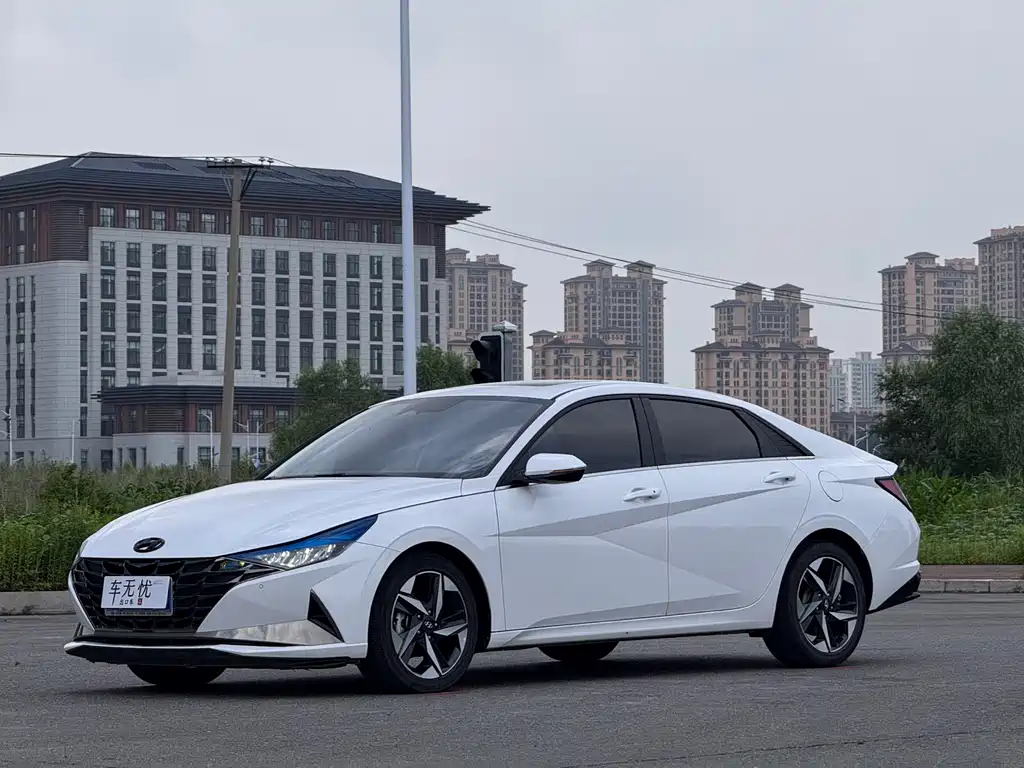 Hyundai Elantra 2023